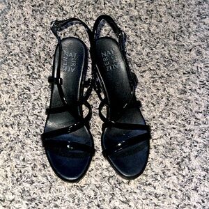 NWOT. Woman’s Naturalizer patent black high heels. Size 8.5